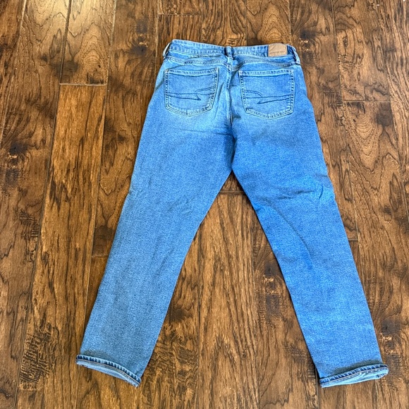 American Eagle Outfitters Light Blue Denim Jeans, Tomgirl fit size 4 - Picture 8 of 8